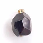 Garnet (Lal) Kolye Ucu Orijinal Kristal Detay Görseli 1