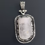 Kunzit Kolye Ucu (Gümüş) Orijinal Kristal Detay Görseli 2