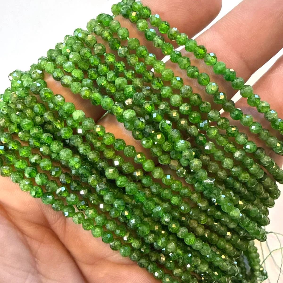 Diopsit Dizi Faset 3 mm - Orijinal Şifalı Kristal - Görsel 1