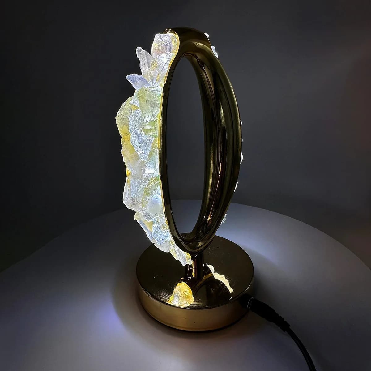 Kristal Kuvars Gold Standlı Gece Lambası Orijinal Kristal Detay Görseli 2