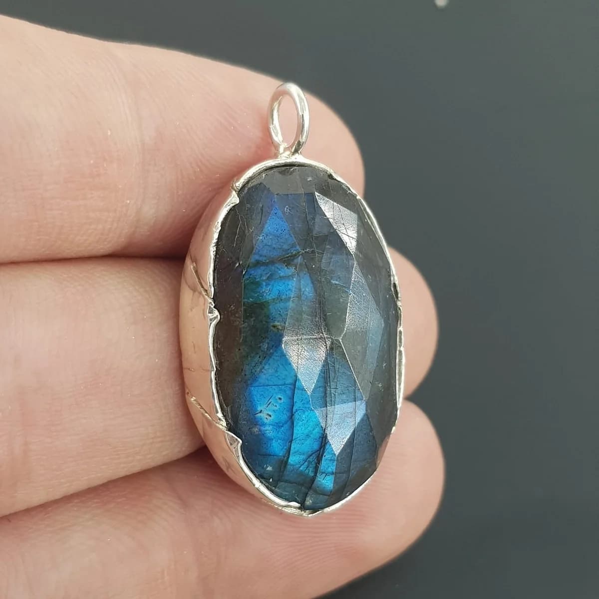 Labradorit Kolye Ucu (Gümüş) Orijinal Kristal Detay Görseli 2