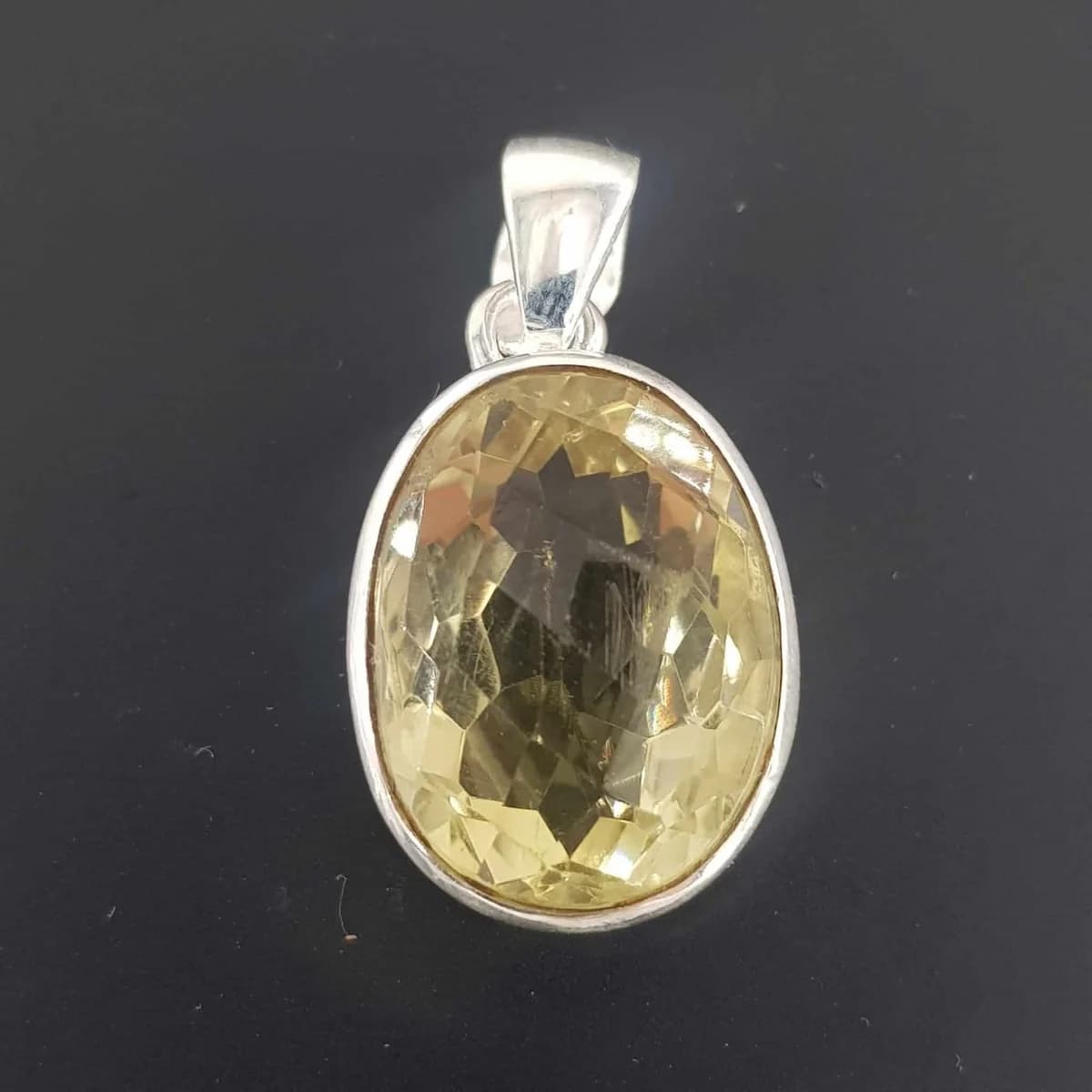 Limon Kuvars Kolye Ucu (Gümüş) Orijinal Kristal Detay Görseli 3