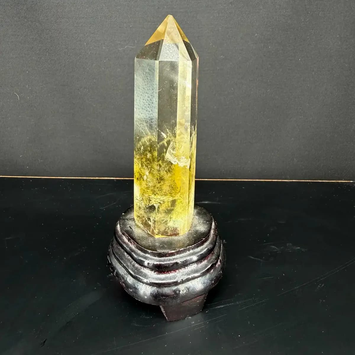Limon Kuvars Obelisk Standlı Orijinal Kristal Detay Görseli 2