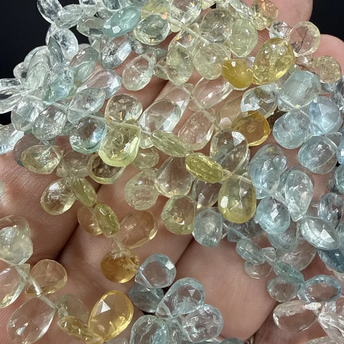Morganit A+ Drop Dizi Orijinal Kristal Detay Görseli 3