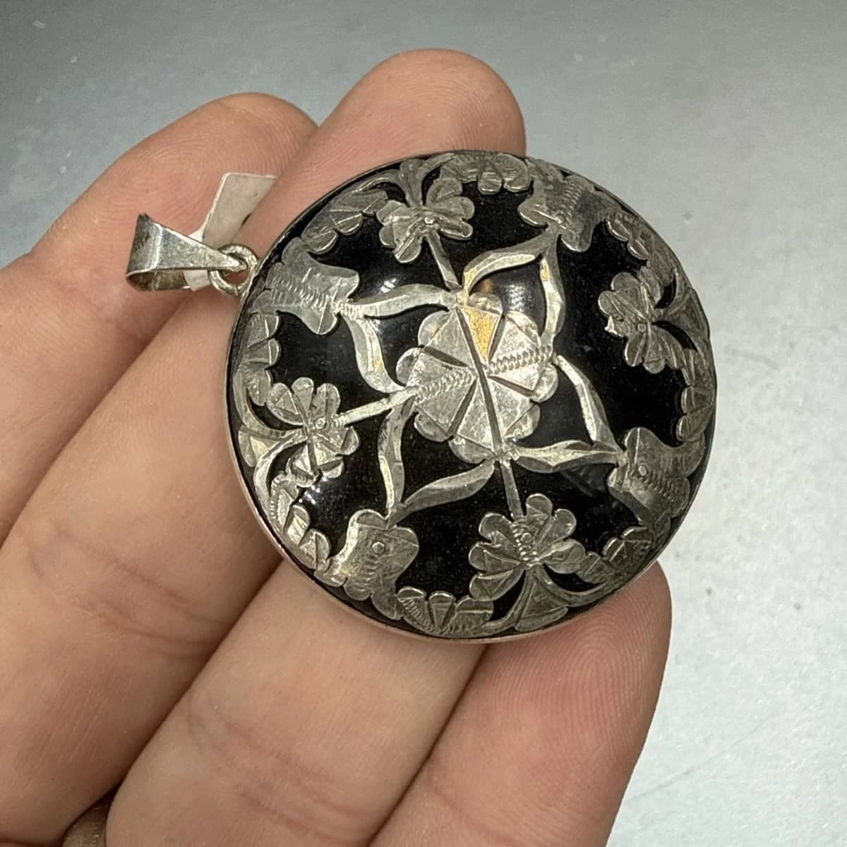 Oltu Taşı Kolye Ucu Gümüş Orijinal Kristal Detay Görseli 3