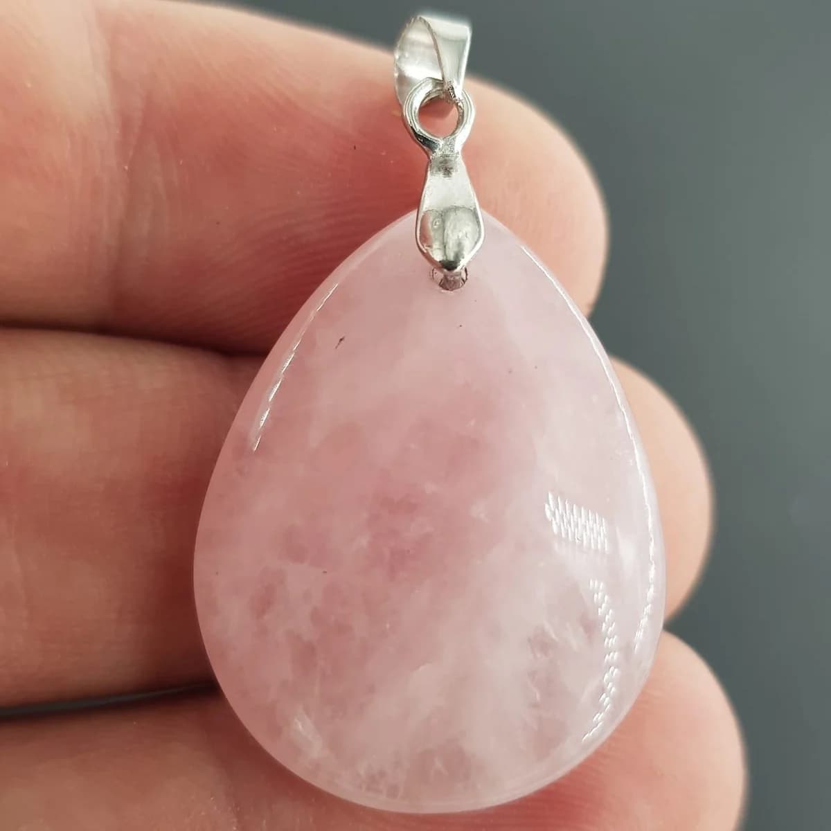 Pembe Kuvars Kolye Ucu Orijinal Kristal Detay Görseli 2
