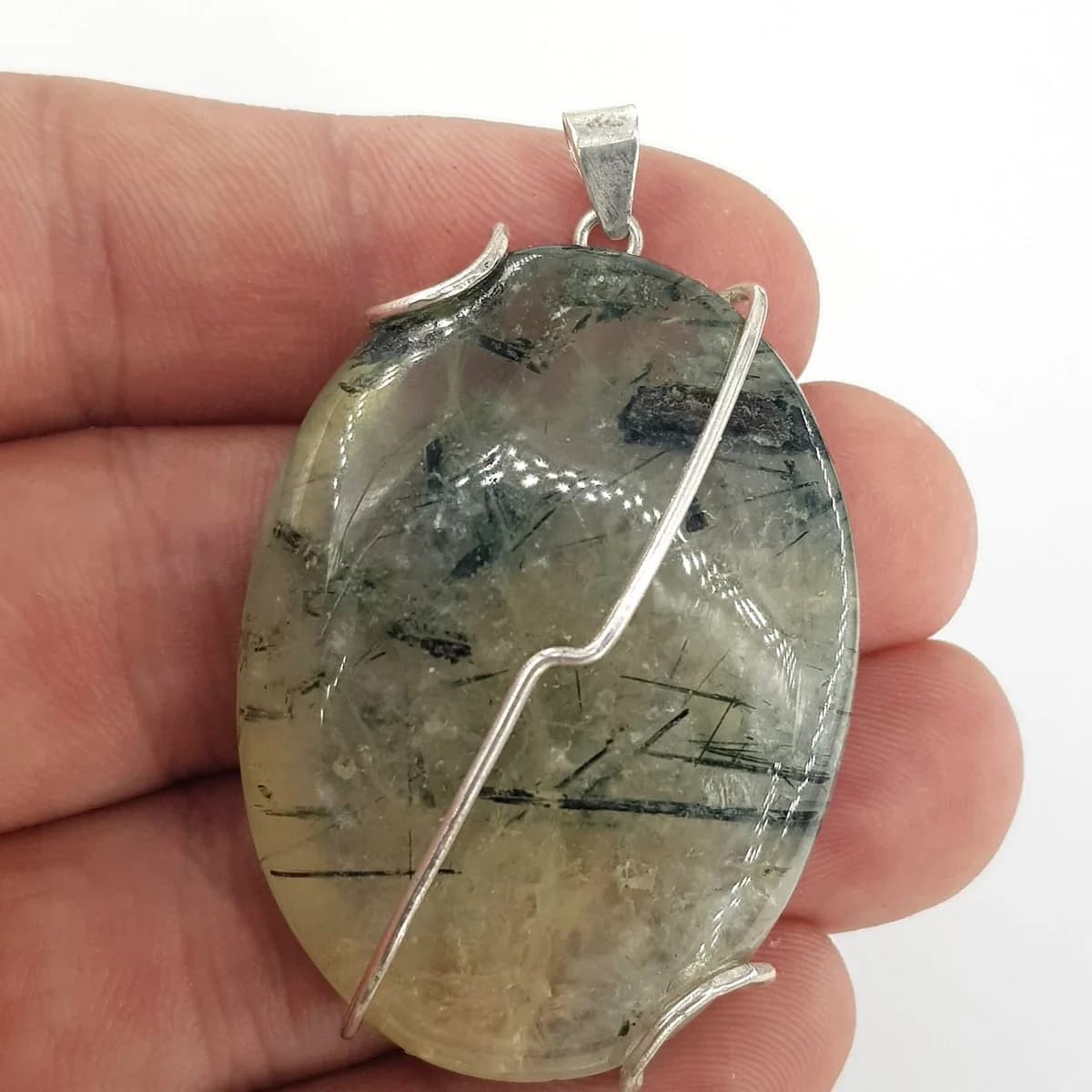 Prehnite Kolye Ucu (Gümüş) Orijinal Kristal Detay Görseli 2