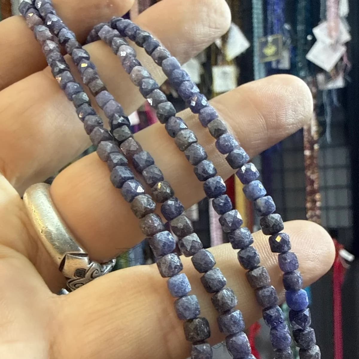 Safir Dizi Küp 4 mm