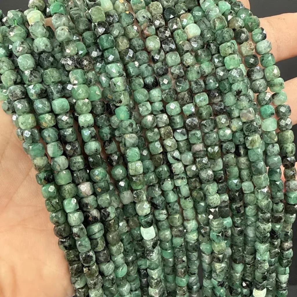 Zümrüt Küp Dizi 5 mm - Orijinal Doğal Taş ve Şifa Kristali Görsel 1