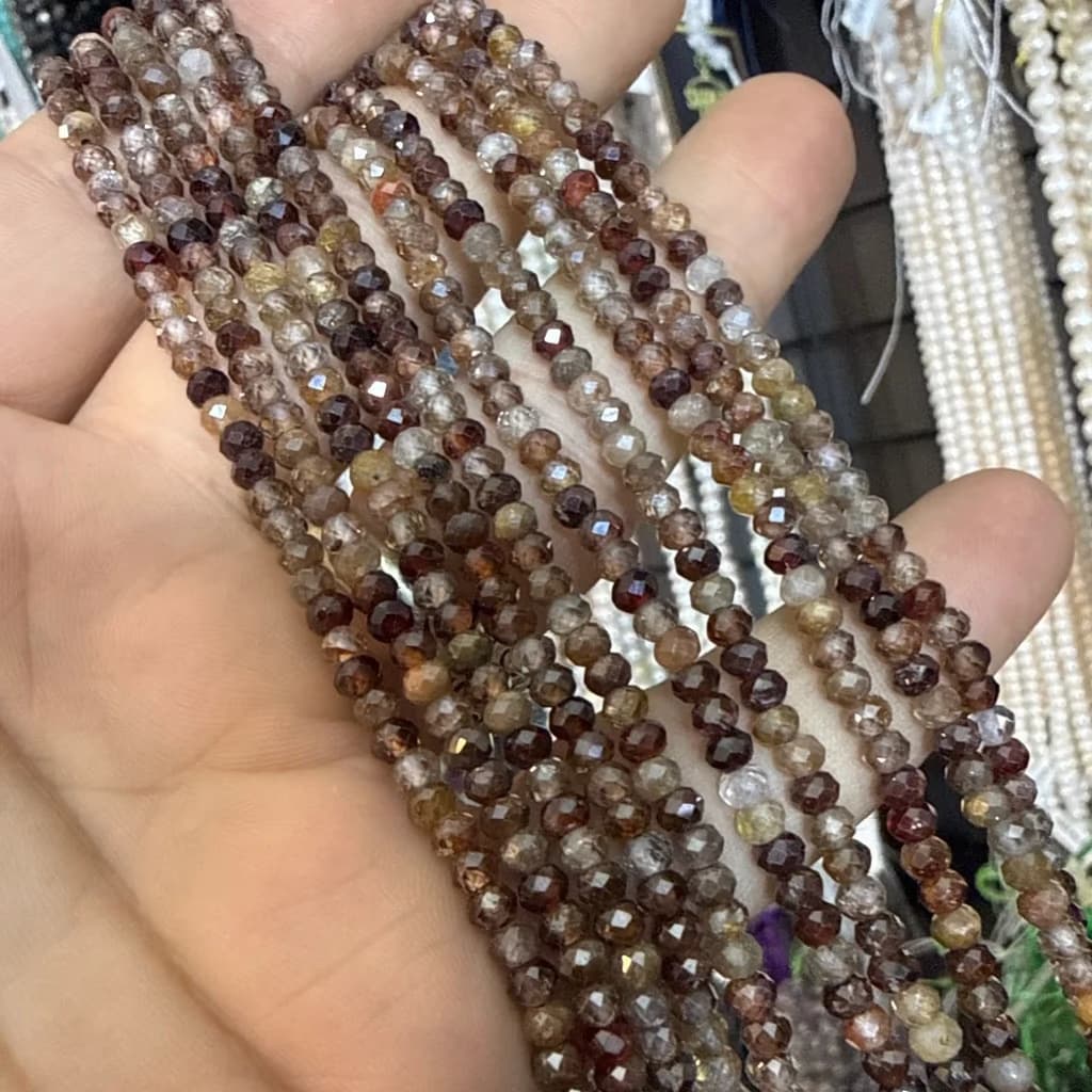 Zirkon Dizi 4x3 mm İncele ve Satın Al Zirkon Dizi 4x3 mm - Orijinal Doğal Taş ve Şifa Kristali Görsel 1