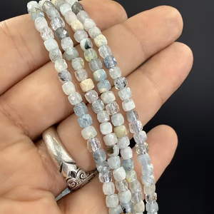 Akuamarin Dizi Küp 4 mm - Orijinal Şifalı Kristal - Görsel 1