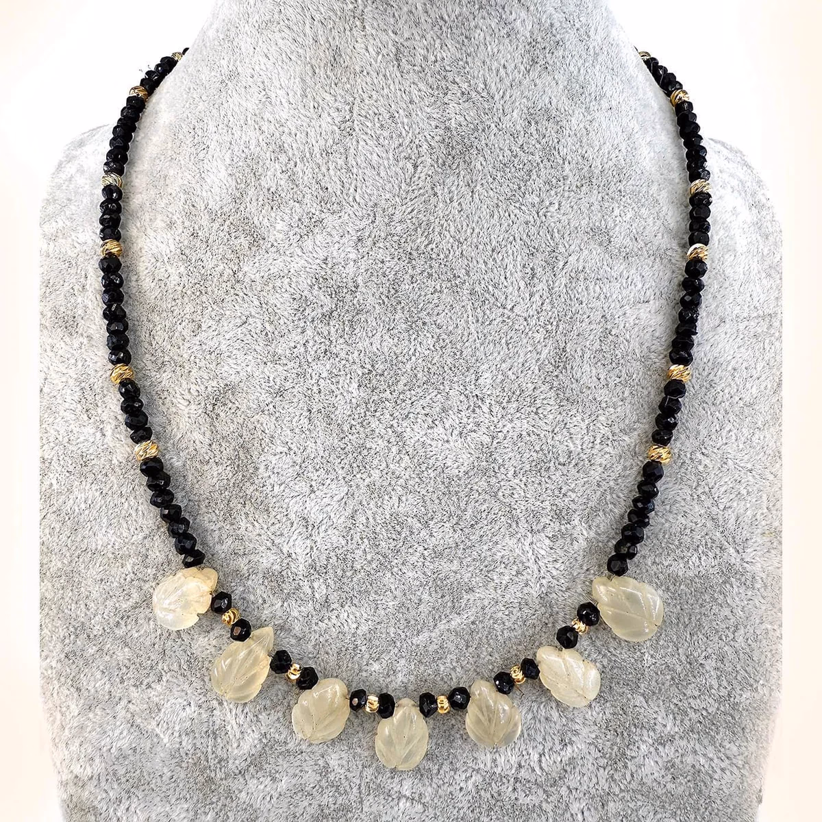 Aytaşı / Spinel Kolye 6A+