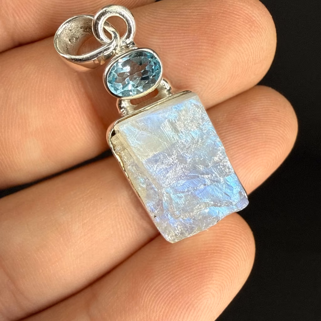 Aytaşı / Topaz Kolye Ucu Gümüş İncele ve Satın Al Aytaşı / Topaz Kolye Ucu Gümüş - Orijinal Doğal Taş ve Şifa Kristali Görsel 1