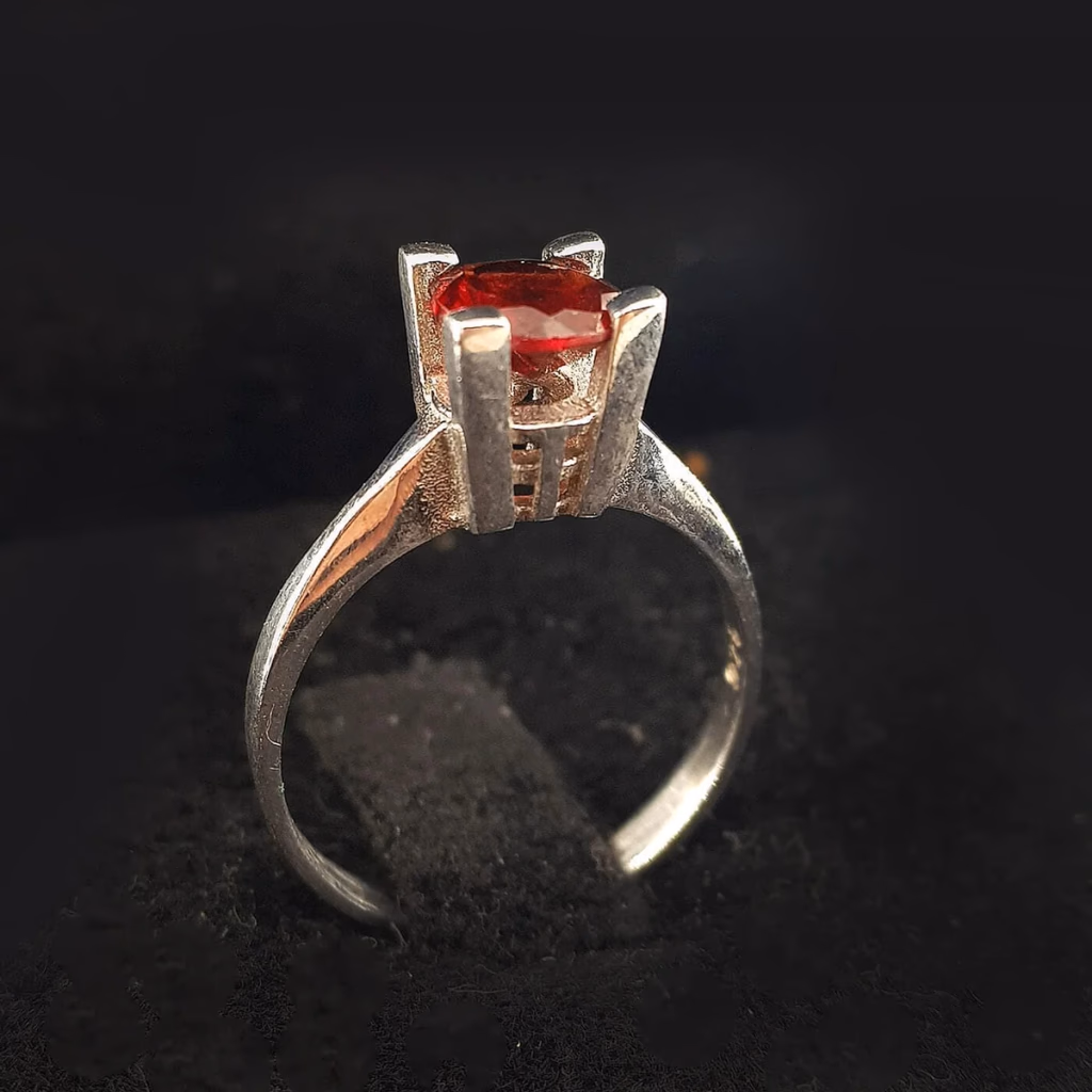 Garnet (Lal) Yüzük (Gümüş) İncele ve Satın Al Garnet (Lal) Yüzük (Gümüş) - Orijinal Doğal Taş ve Şifa Kristali Görsel 1