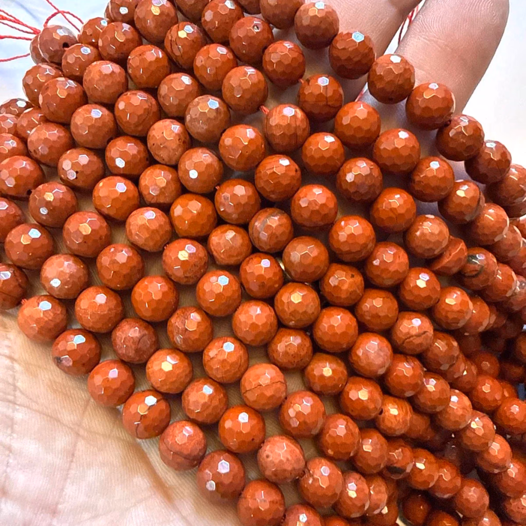 Jasper Kırmızı Dizi Faset 8 mm İncele ve Satın Al Jasper Kırmızı Dizi Faset 8 mm - Orijinal Doğal Taş ve Şifa Kristali Görsel 1