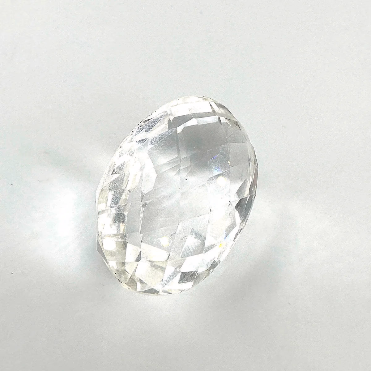 Kristal Kuvars Kabaşon 6A+ K084