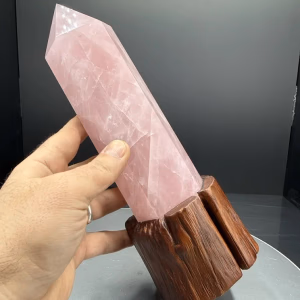 Pembe Kuvars Obelisk Standlı - Orijinal Şifalı Kristal - Görsel 1