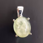 Prehnite Kolye Ucu (Gümüş) Orijinal Kristal Detay Görseli 1