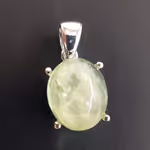Prehnite Kolye Ucu (Gümüş) Orijinal Kristal Detay Görseli 2