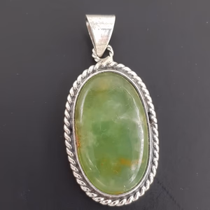 Prehnite Kolye Ucu (Gümüş) - Orijinal Şifalı Kristal - Görsel 1