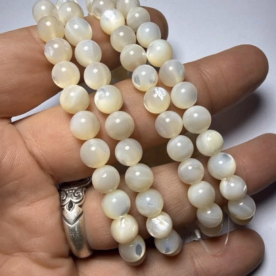 Sedef Bileklik 6 mm İncele ve Satın Al Sedef Bileklik 6 mm - Orijinal Doğal Taş ve Şifa Kristali Görsel 1