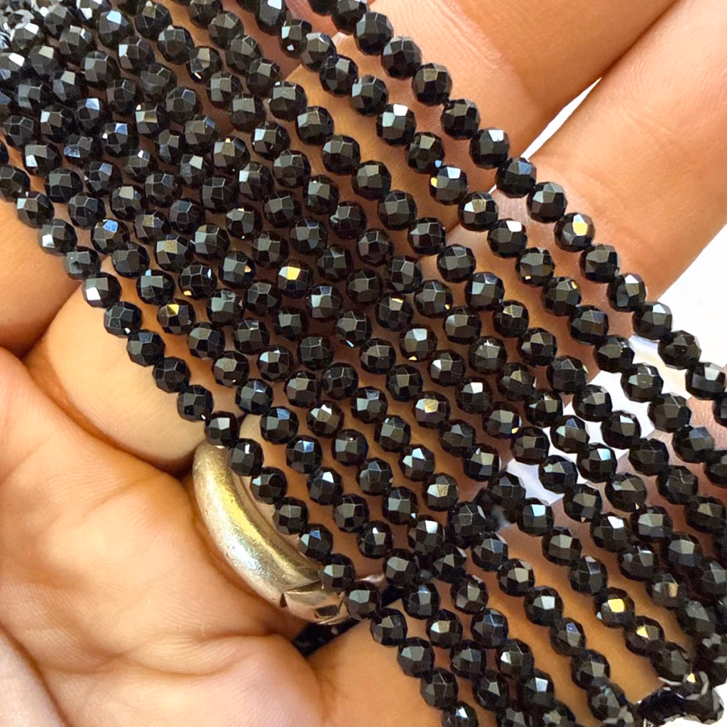 Spinel Dizi Faset 3 mm İncele ve Satın Al Spinel Dizi Faset 3 mm - Orijinal Doğal Taş ve Şifa Kristali Görsel 1