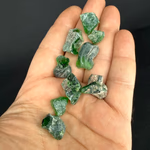 Yeşil Obsidiyen Ham Taş Orijinal Kristal Detay Görseli 2