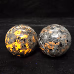Yooperlite Ateş Sodalit Küre Orijinal Kristal Detay Görseli 1